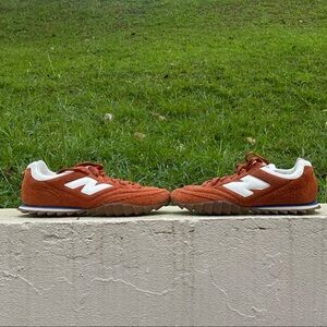 New Balance Men's Rust Sneakers (9.5)